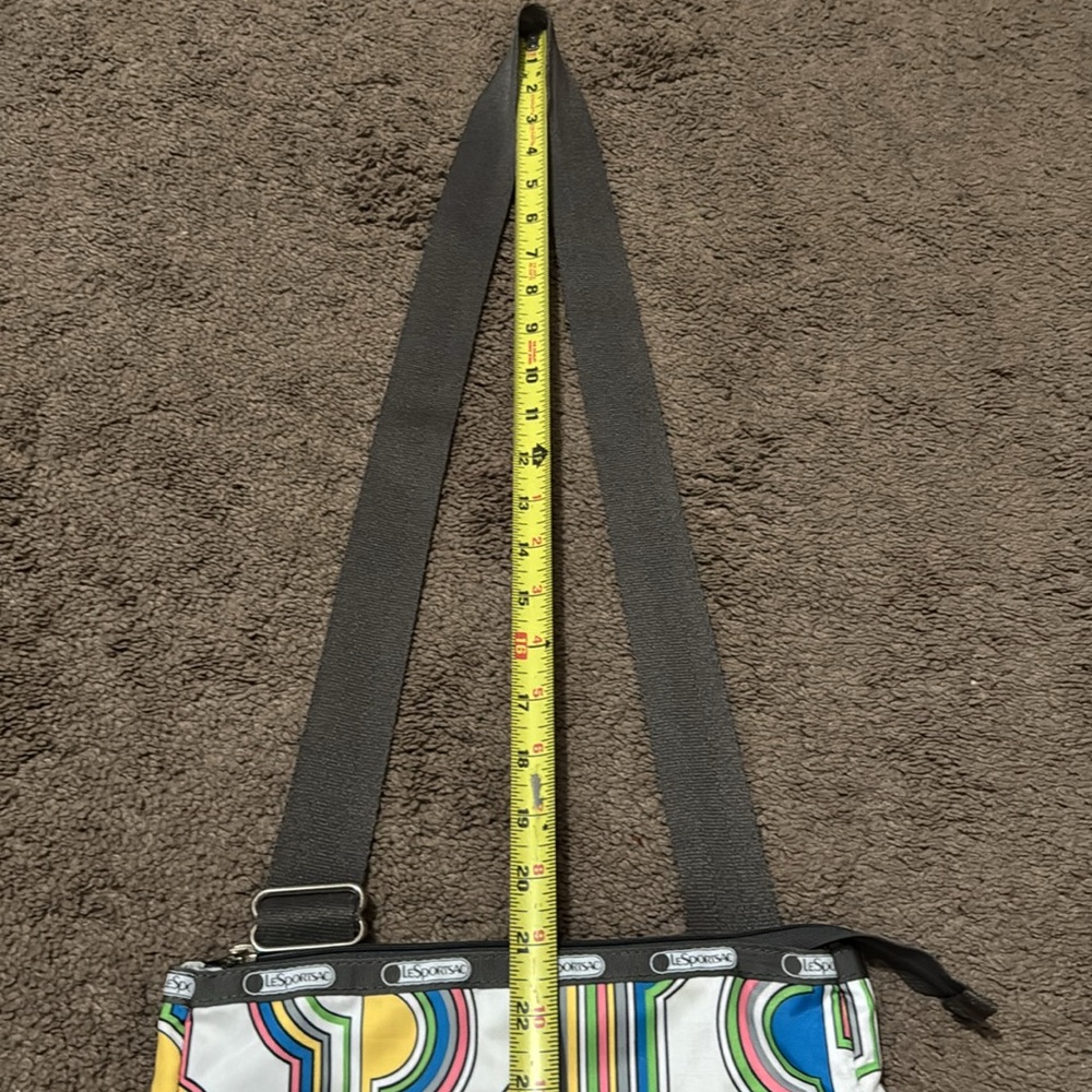 LeSportSac Crossbody Bag-Nylon Retro Print-Wide Gray Strap-3 Zip Compartments - Picture 13 of 16